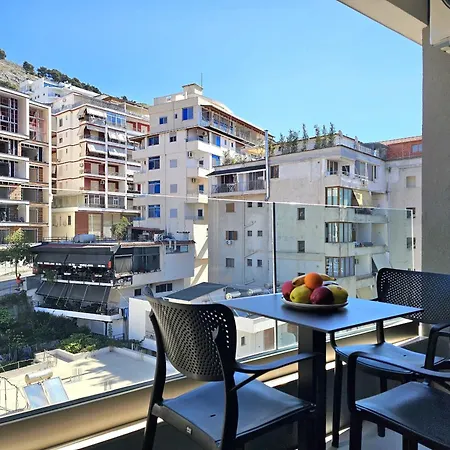 Joanne * Sarandë